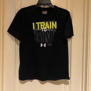 Under Armour Black short sleeve shirt Boys YXL